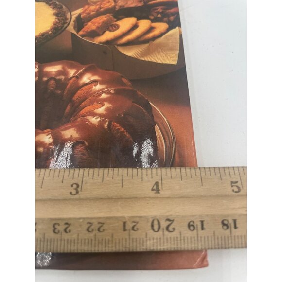 Betty Crocker Picture Cookbook: Cookies Cakes & Pies - Picture 5 of 5